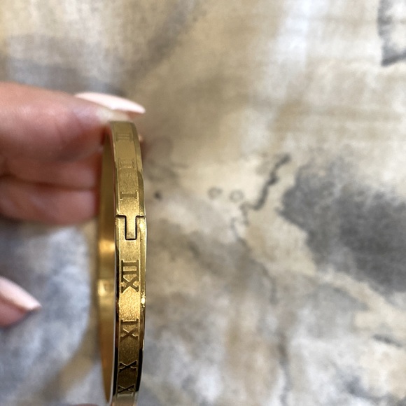 Gold filled roman numerals bracelet - Picture 4 of 5